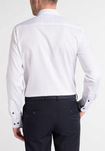 Load image into Gallery viewer, Eterna Slim Fit Shirt White 8100/00 - JR MCMAHON EXCLUSIVE MENSWEAR
