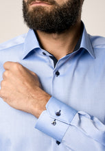 Load image into Gallery viewer, Eterna Modern Fit Shirt Blue 8100/12
